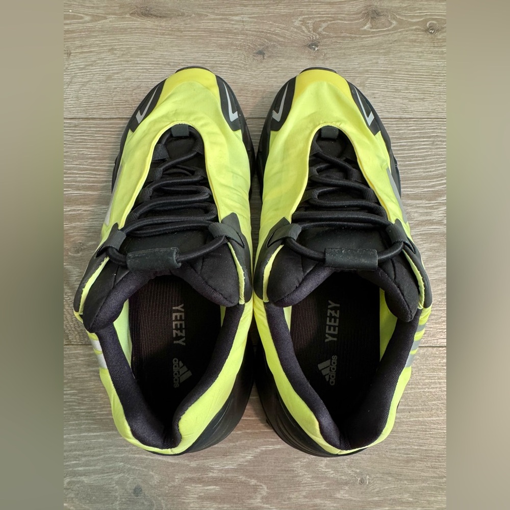 Yeezy Boost 700 MNVN            
'Phosphor' Men’s Size 8/ Women’s Size 9 - Picture 5 of 11
